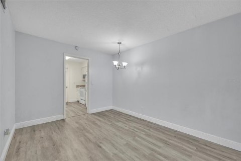 Condo in Winter Park, Florida, 2 bedrooms  № 1884666 - photo 6