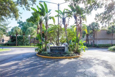 Condo in Winter Park, Florida, 2 bedrooms  № 1884666 - photo 25