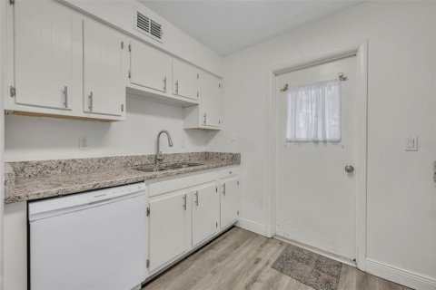 Condo in Winter Park, Florida, 2 bedrooms  № 1884666 - photo 8