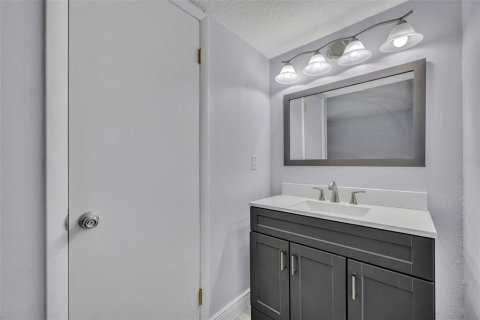Condo in Winter Park, Florida, 2 bedrooms  № 1884666 - photo 12