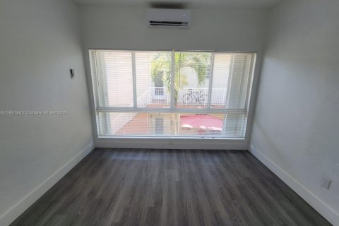 Immobilier commercial à vendre à Miami Beach, Floride № 2169782 - photo 14