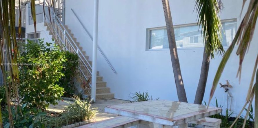 Immobilier commercial à Miami Beach, Floride № 2169782