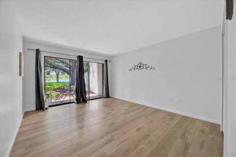 Condo in Orlando, Florida, 2 bedrooms  № 1876418 - photo 16