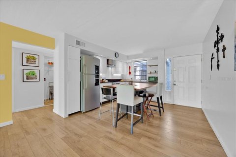 Condo in Orlando, Florida, 2 bedrooms  № 1876418 - photo 10