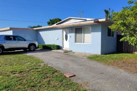 House in Miami Gardens, Florida 3 bedrooms, 105.44 sq.m. № 1836162 - photo 2