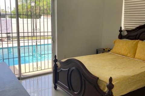 House in Miami Gardens, Florida 3 bedrooms, 105.44 sq.m. № 1836162 - photo 7