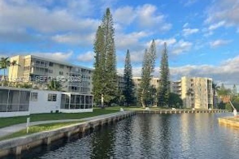 Copropriété à louer à Aventura, Floride: 1 chambre, 71.35 m2 № 1970268 - photo 4