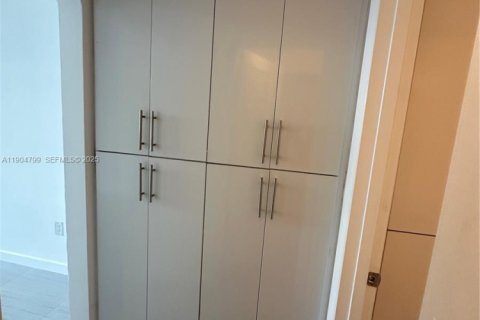 Copropriété à louer à Aventura, Floride: 1 chambre, 71.35 m2 № 1970268 - photo 15