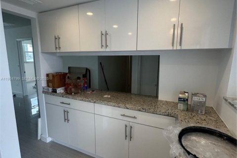 Copropriété à louer à Aventura, Floride: 1 chambre, 71.35 m2 № 1970268 - photo 3