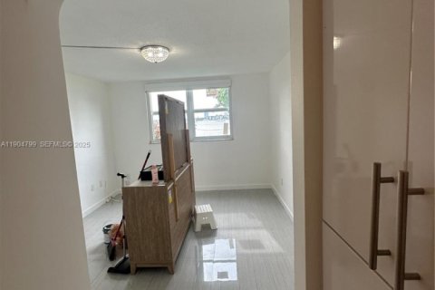 Copropriété à louer à Aventura, Floride: 1 chambre, 71.35 m2 № 1970268 - photo 16