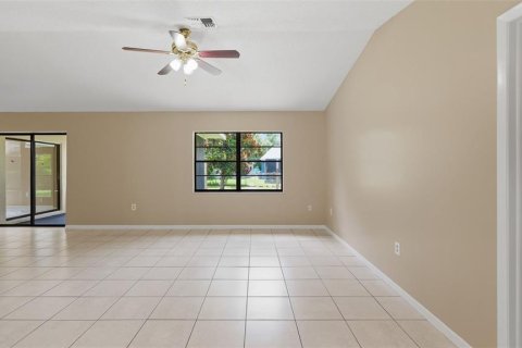 Casa en venta en Spring Hill, Florida, 2 dormitorios, 120.31 m2 № 2197275 - foto 4
