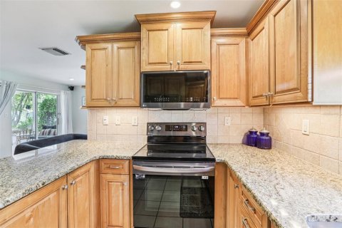 Villa ou maison à louer à Seminole, Floride: 3 chambres, 147.99 m2 № 2107527 - photo 15