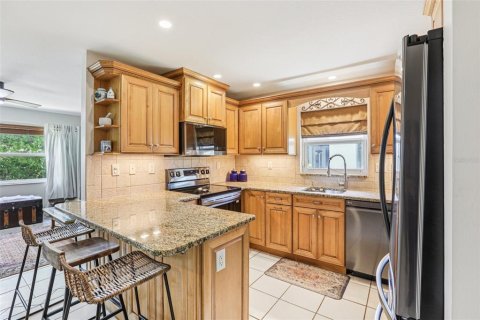 Villa ou maison à louer à Seminole, Floride: 3 chambres, 147.99 m2 № 2107527 - photo 13