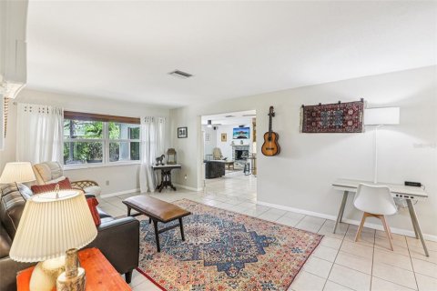 Villa ou maison à louer à Seminole, Floride: 3 chambres, 147.99 m2 № 2107527 - photo 6