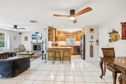 Villa ou maison à louer à Seminole, Floride: 3 chambres, 147.99 m2 № 2107527 - photo 12
