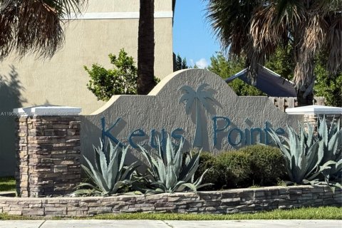 Townhouse in Florida City, Florida 2 bedrooms, 112.23 sq.m. № 2052759