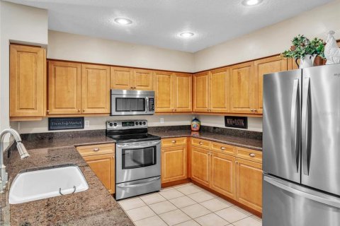 Condo in Palm Harbor, Florida, 2 bedrooms  № 2110484 - photo 8