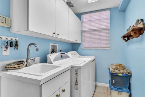 Condo in Palm Harbor, Florida, 2 bedrooms  № 2110484 - photo 30