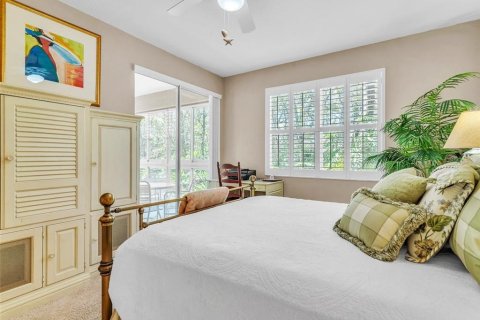 Condo in Palm Harbor, Florida, 2 bedrooms  № 2110484 - photo 24