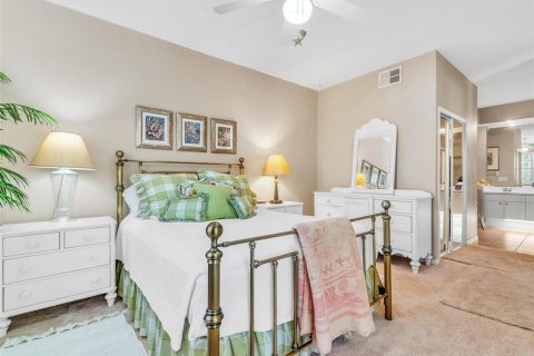 Condo in Palm Harbor, Florida, 2 bedrooms  № 2110484 - photo 23