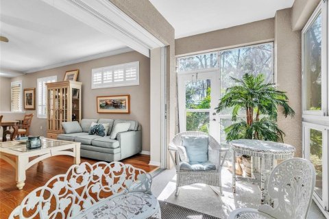 Condo in Palm Harbor, Florida, 2 bedrooms  № 2110484 - photo 19