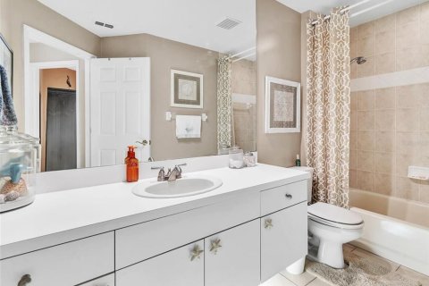 Condo in Palm Harbor, Florida, 2 bedrooms  № 2110484 - photo 27
