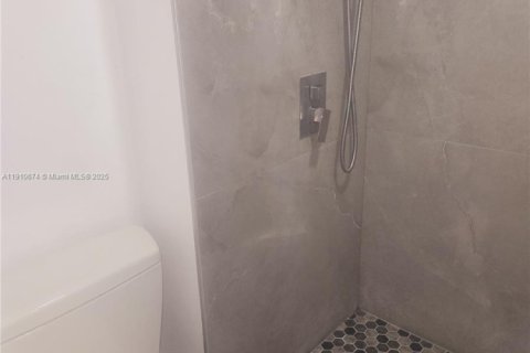 Casa en venta en Miami Gardens, Florida, 3 dormitorios, 86.96 m2 № 1966127 - foto 17