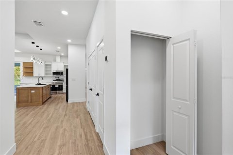 Casa en venta en Gainesville, Florida, 4 dormitorios, 158.12 m2 № 2384315 - foto 4