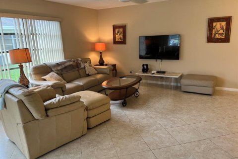 Appartement à louer à Delray Beach, Floride: 2 chambres, 110.18 m2 № 2423482 - photo 3
