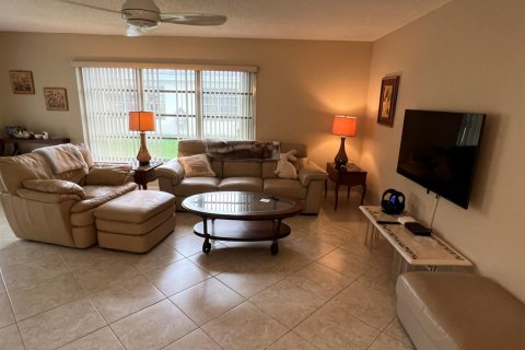 Appartement à louer à Delray Beach, Floride: 2 chambres, 110.18 m2 № 2423482 - photo 4