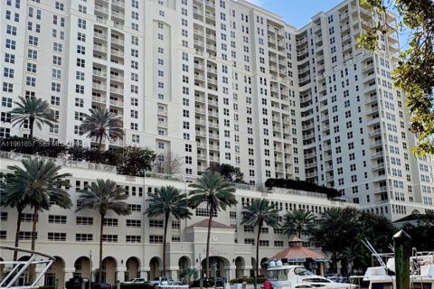 Купить кондоминиум в Форт-Лодердейл, Флорида 2 спальни, 117.99м2, № 2024659 - фото 23