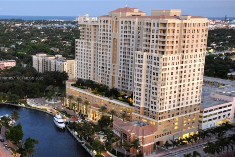 Кондоминиум с 2 спальнями в Форт-Лодердейл, Флорида № 2024659