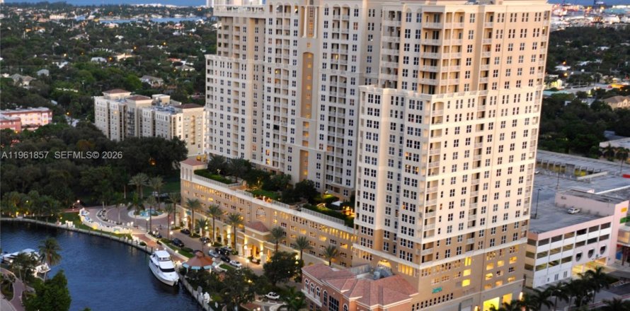 Кондоминиум с 2 спальнями в Форт-Лодердейл, Флорида № 2024659