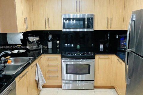 Купить кондоминиум в Форт-Лодердейл, Флорида 2 спальни, 117.99м2, № 2024659 - фото 9