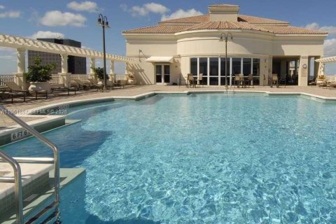 Купить кондоминиум в Форт-Лодердейл, Флорида 2 спальни, 117.99м2, № 2024659 - фото 4