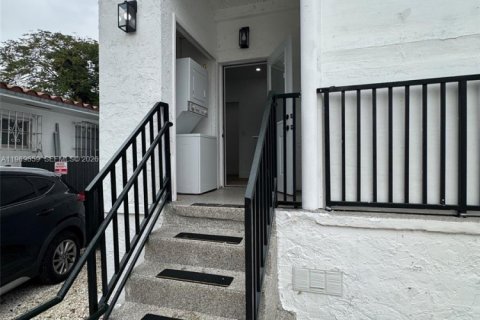 Снять в аренду виллу или дом в Майами, Флорида 8 спален, 356.37м2, № 2030385 - фото 4