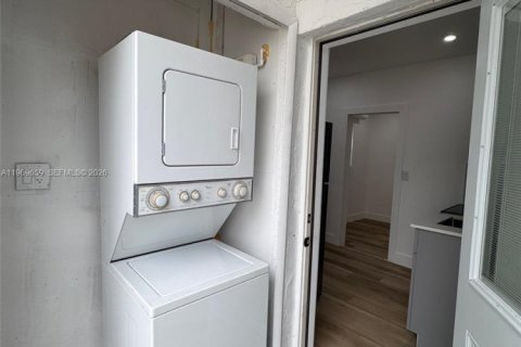 Снять в аренду виллу или дом в Майами, Флорида 8 спален, 356.37м2, № 2030385 - фото 10