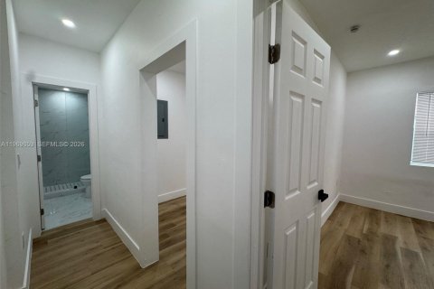 Снять в аренду виллу или дом в Майами, Флорида 8 спален, 356.37м2, № 2030385 - фото 9