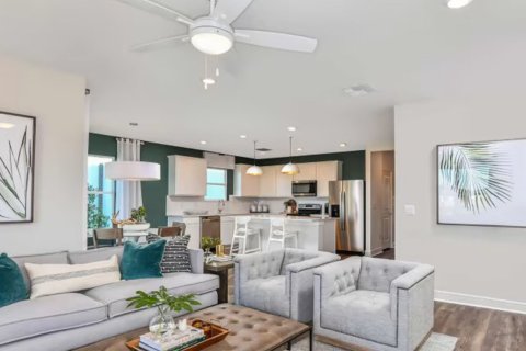 Casa en venta en Winter Haven, Florida, 4 dormitorios, 171 m2 № 60544 - foto 1