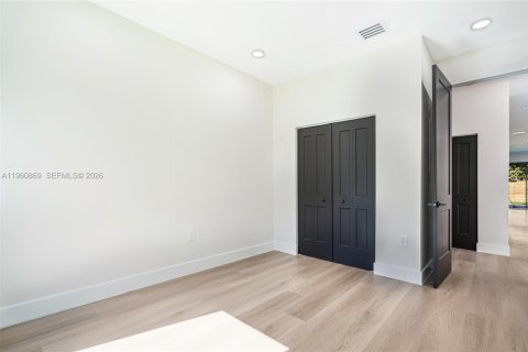 Touwnhouse à vendre à Miami, Floride: 4 chambres, 138.42 m2 № 2025826 - photo 26