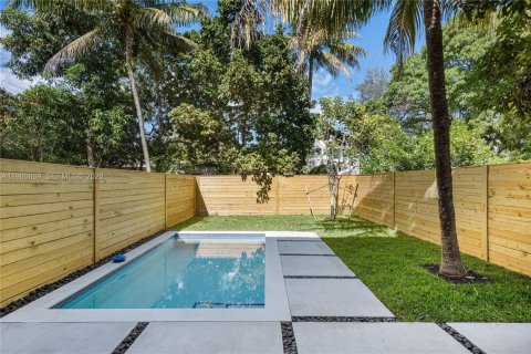 Touwnhouse à vendre à Miami, Floride: 4 chambres, 138.42 m2 № 2025826 - photo 23