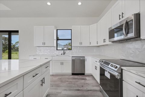 Villa ou maison à vendre à Rotonda, Floride: 3 chambres, 156.91 m2 № 734932 - photo 6