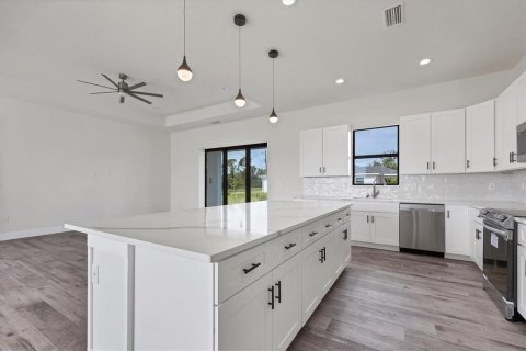 Villa ou maison à vendre à Rotonda, Floride: 3 chambres, 156.91 m2 № 734932 - photo 3
