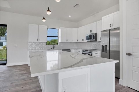 Villa ou maison à vendre à Rotonda, Floride: 3 chambres, 156.91 m2 № 734932 - photo 8