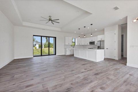 Villa ou maison à vendre à Rotonda, Floride: 3 chambres, 156.91 m2 № 734932 - photo 4
