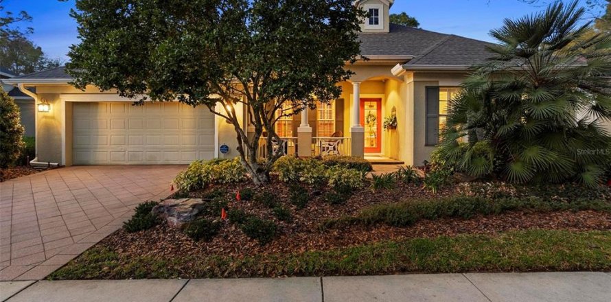 House in DeLand, Florida 4 bedrooms, 283.17 sq.m. № 1581084
