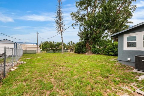 Villa ou maison à louer à Mulberry, Floride: 2 chambres, 77.29 m2 № 2117348 - photo 11