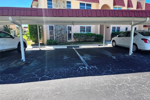 Condominio en venta en Seminole, Florida, 2 dormitorios, 118.64 m2 № 1518640 - foto 2