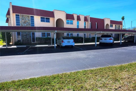 Condominio en venta en Seminole, Florida, 2 dormitorios, 118.64 m2 № 1518640 - foto 1