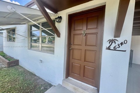 Casa en venta en Hollywood, Florida, 2 dormitorios № 2018832 - foto 15